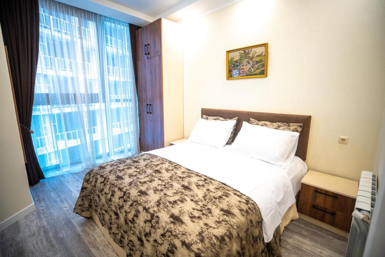 Ramada Skytower Apartment Batumi Luaran gambar