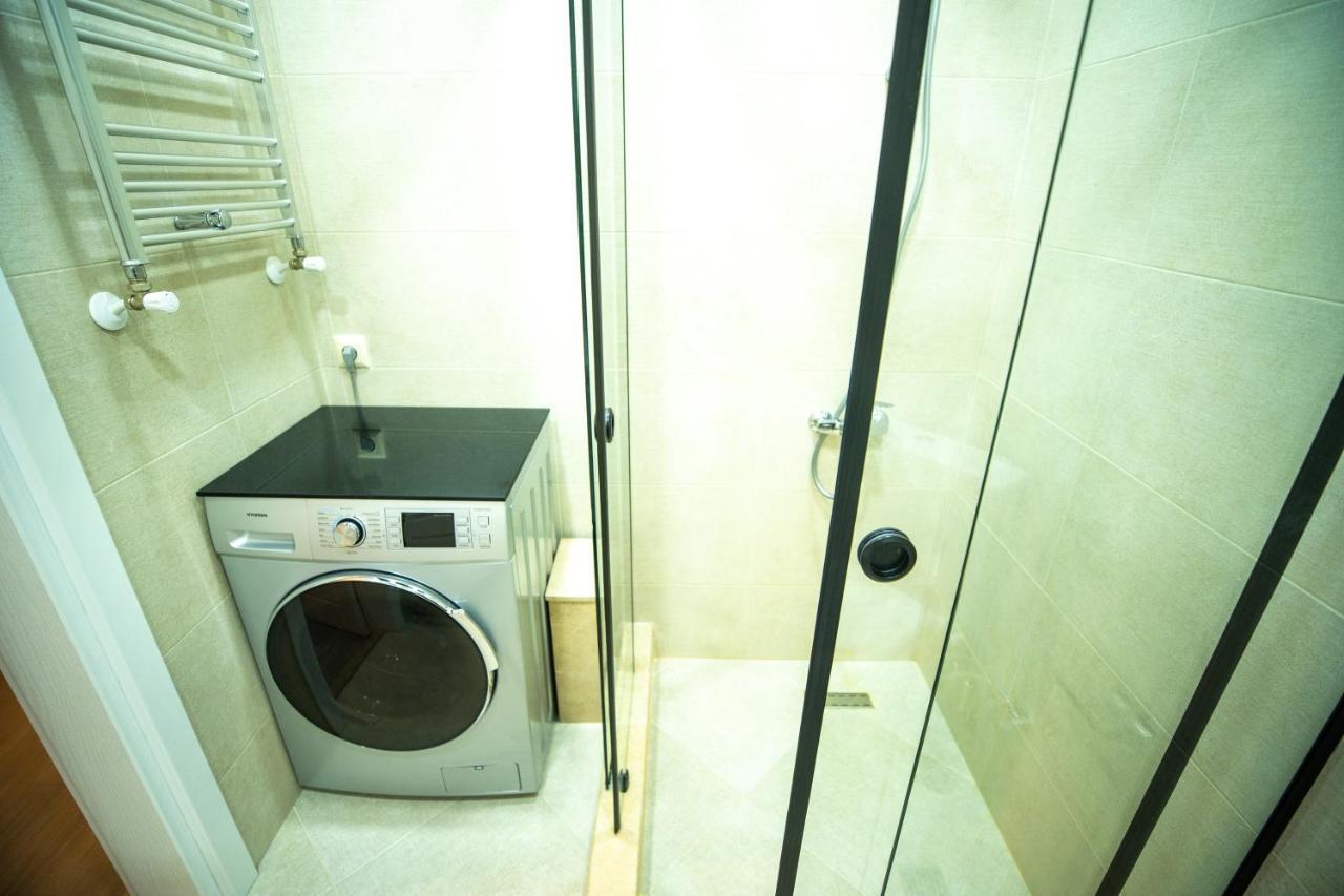 Ramada Skytower Apartment Batumi Luaran gambar